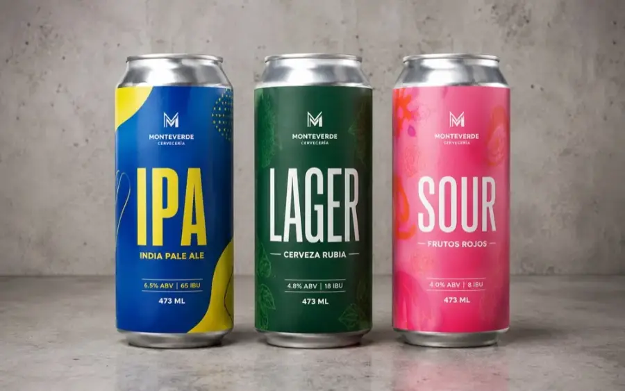 Tres latas de cerveza Monteverde de 473ml — IPA, Lager y Sour con etiquetas autoadhesivas de colores vibrantes